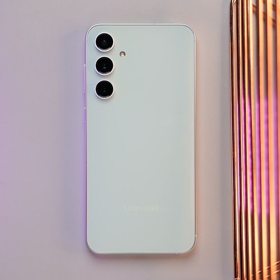 Best smartphone under 30000 with 108MP camera
