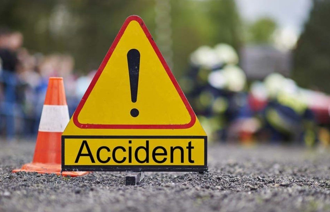 Jammu Kashmir Road Accident: जम्मू- श्रीनगर नेशनल हाईवे पर भीषण सड़क हादसे में 10 लोगों की मौत