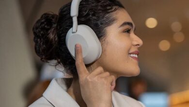 Noise-cancelling headphones under 15000