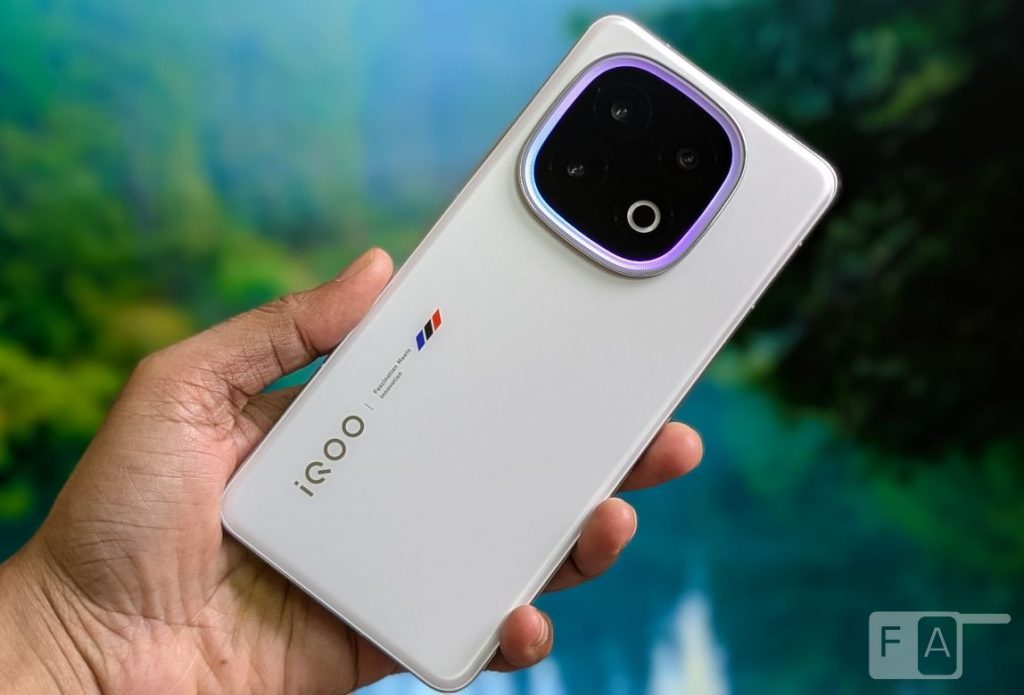Premium design smartphones under 50k