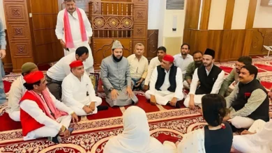 समाजवादी पार्टी ने मस्जिद में किया मीटिंग,तस्वीरों को लेकर विवाद!
