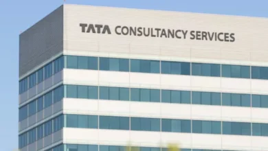 नियम तोड़कर 12 हजार कर्मचारियों को निकलने पर, TCS पर केस दायर!