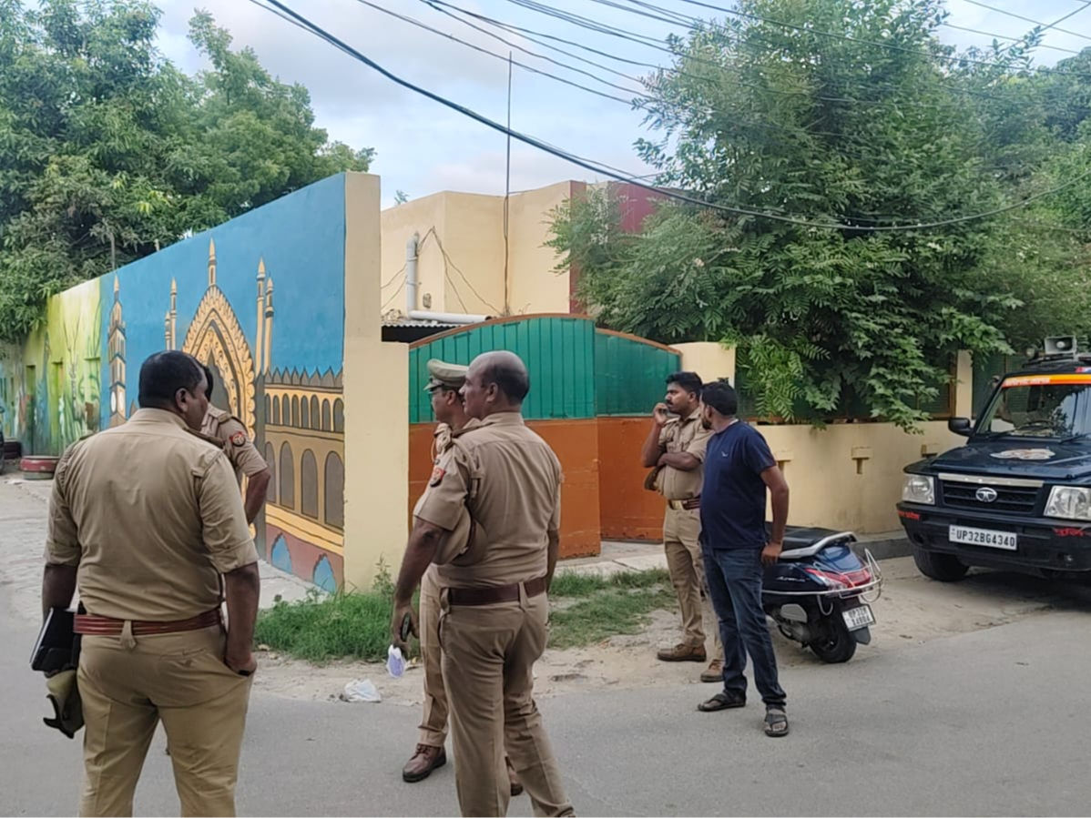 लखनऊ में सचिवालय कर्मी के घर AC ठीक करने के बहाने घुसे बदमाश