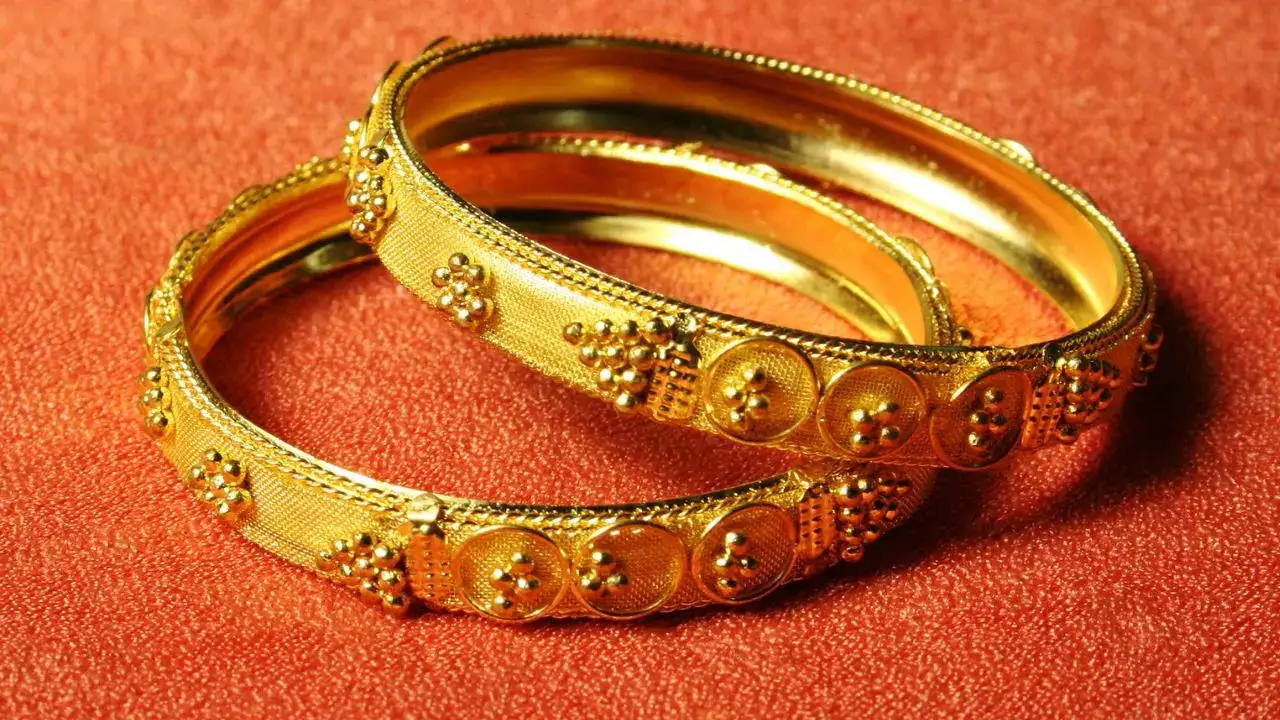Gold के दामों ने रिकॉर्ड बनाया, बाजार में 24 कैरेट गोल्ड की कीमतें आसमान छूने लगीं!