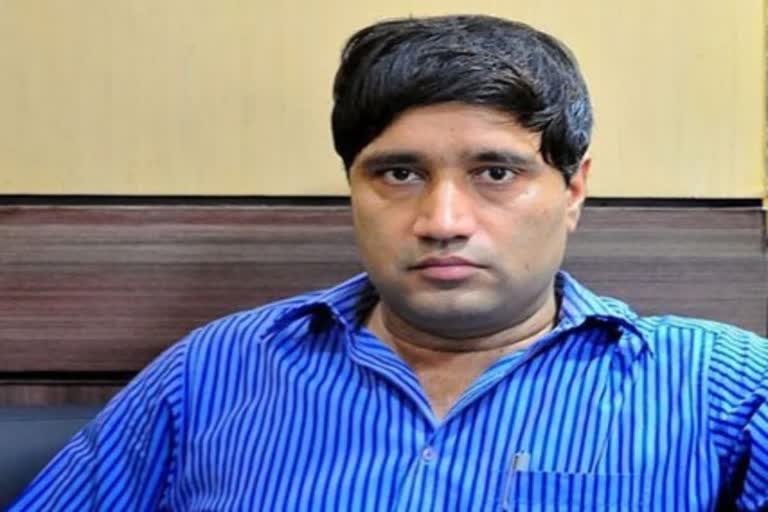 15 judges recuse from IFS officer Sanjeev Chaturvedi cases